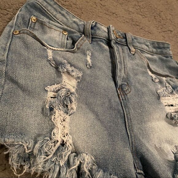 Almost Famous Jean Shorts - Picture 4 of 12